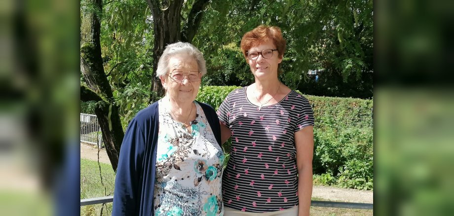 S. Albrecht: Zeitnehmerin Brunhilde Seemann (li.) und RSG-Zeitschenkerin Stephanie Albrecht (re.)